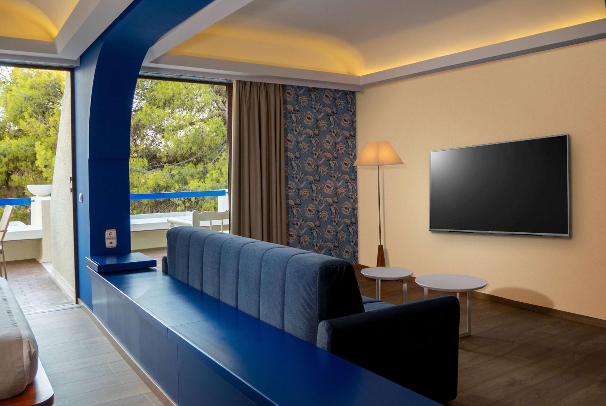 Ramada Loutraki Poseidon Resort Exterior photo