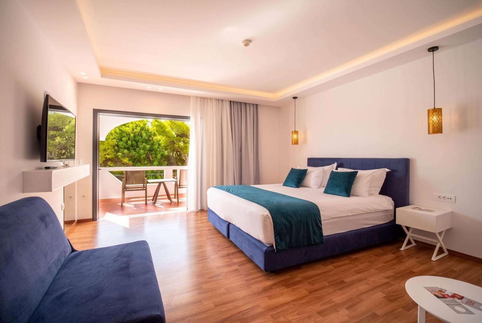 Ramada Loutraki Poseidon Resort Exterior photo